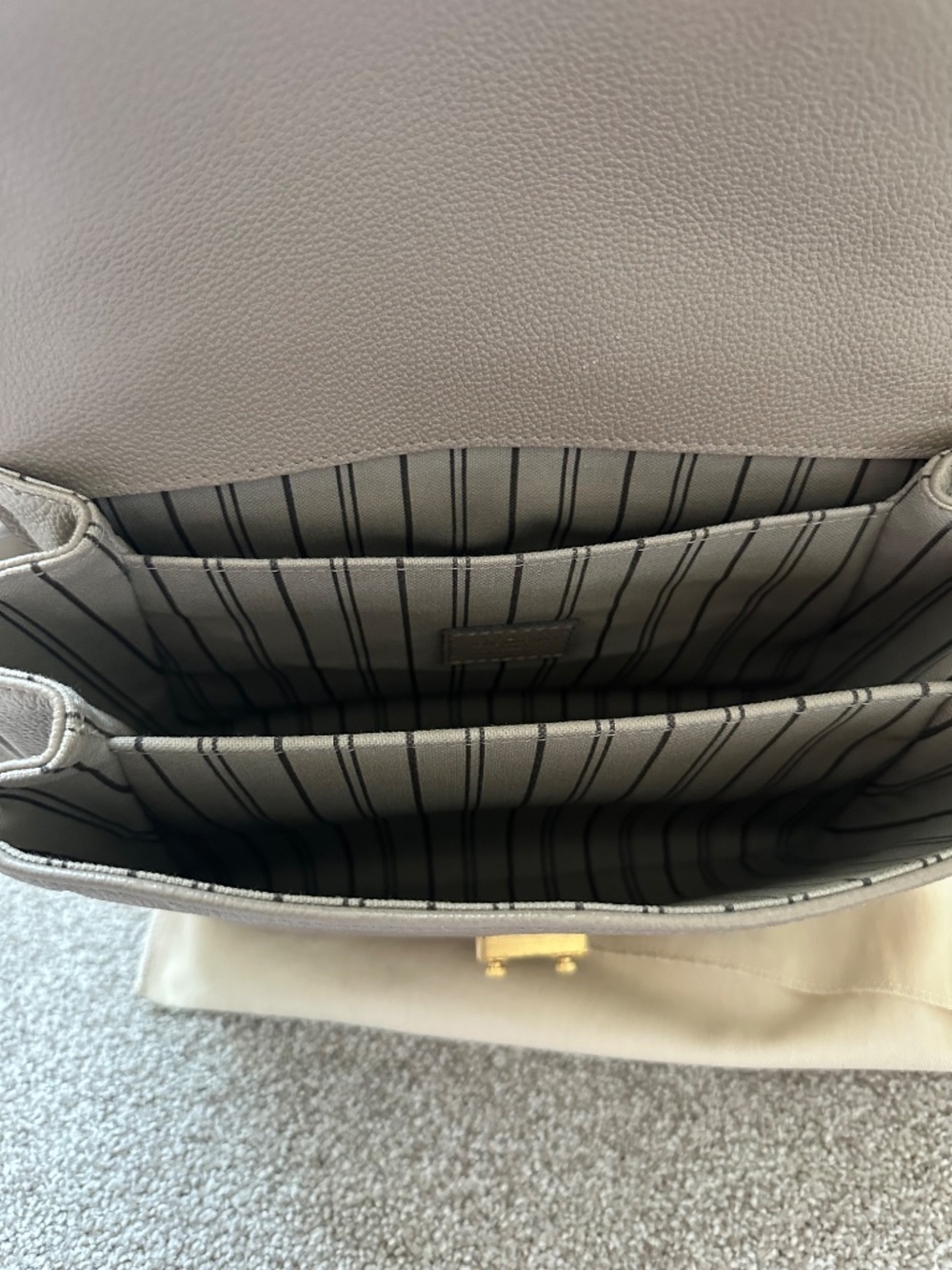 Authentic Louis Vuitton Pochette Métis - Picture 5 of 7